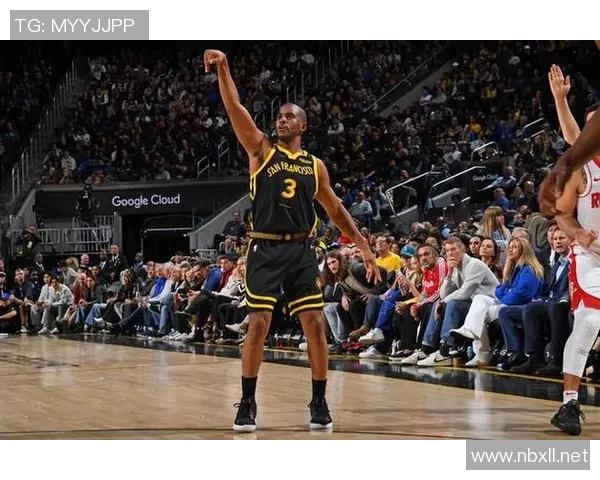 克里斯保罗：从篮球场上的指挥官到全明星的传奇旅程