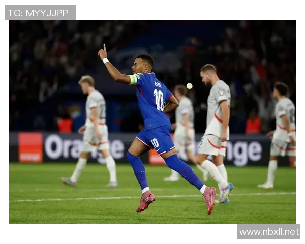 姆巴佩引领法国足球新纪元展现超凡天赋与无与伦比的竞技精神 姆巴佩引领法国足球新纪元展现超凡天赋与无与伦比的竞技精神