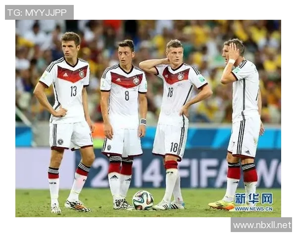 德国与加纳激战克洛泽精彩进球引发热议的足球盛宴 德国与加纳激战克洛泽精彩进球引发热议的足球盛宴