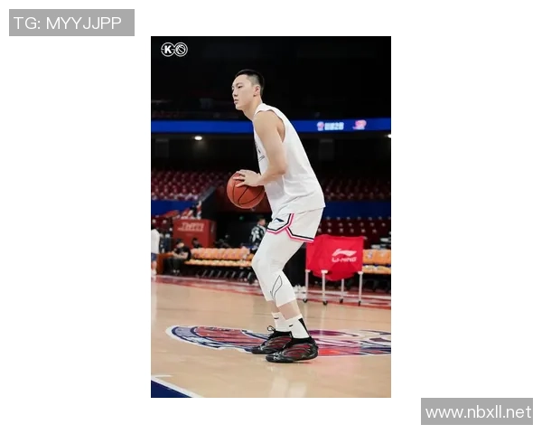 胡明轩的篮球之路：从少年梦想到国家队的荣耀与挑战