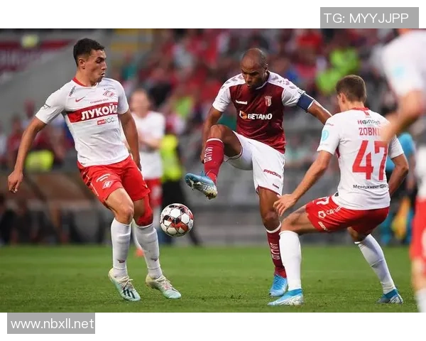 阿维斯对战500精彩赛事回顾与分析，揭示双方实力对比与战术布局